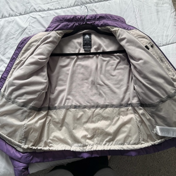 Nike ACG Convertible Purple Quilted Jacket - Picture 6 of 10